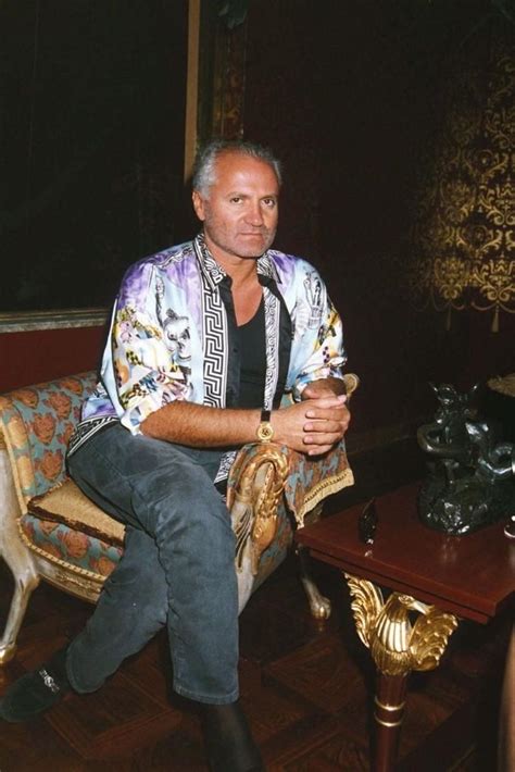 collezioni uomo gianni versace anni 90|gianni versace designer.